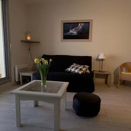 Apartment 2 Avec Magnifique Terrasse Face Mer, Au Coeur Du Quartier Pittoresque De La Chaume - Fr-1-92-711